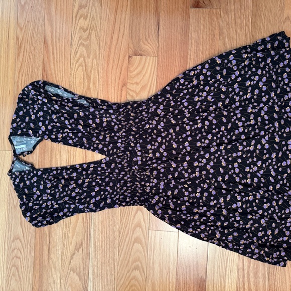 Open back flowery dress - Picture 4 of 5